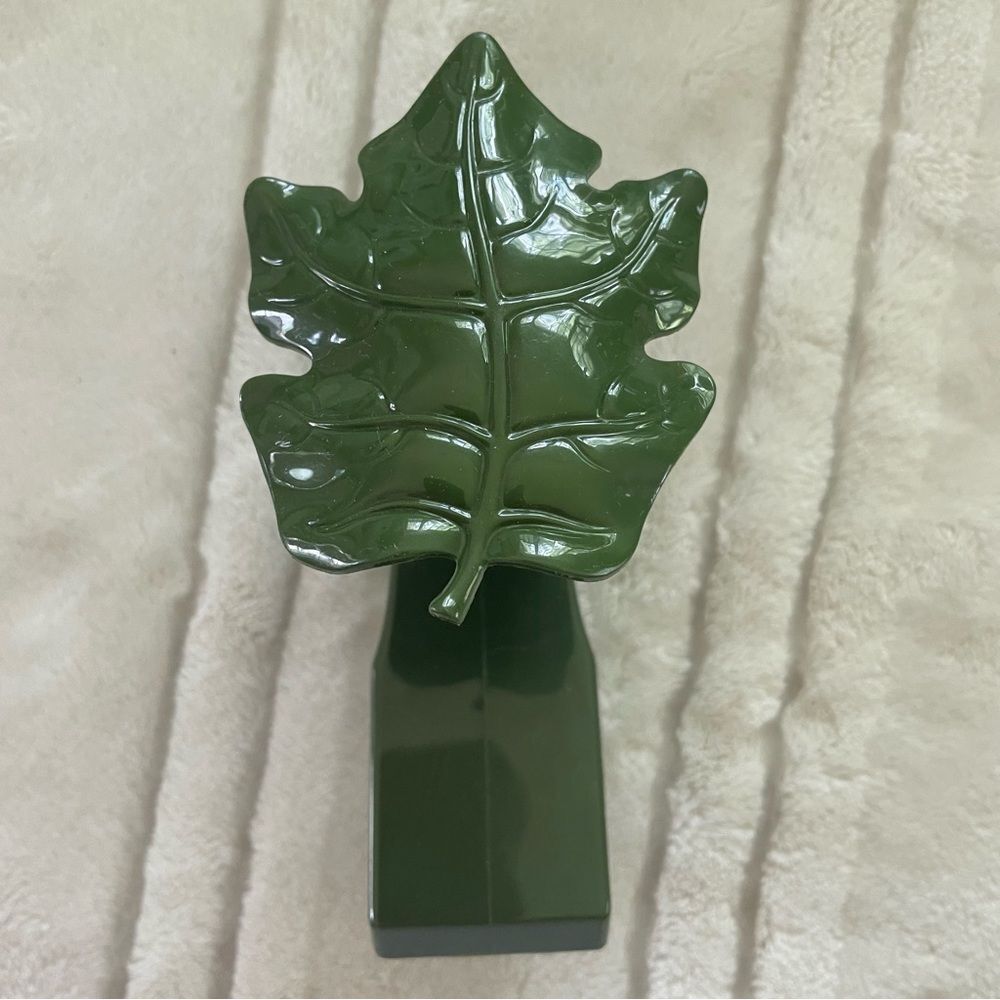 Bath & Body Works Vintage Wallflower Green Autumn Leaf Plug In